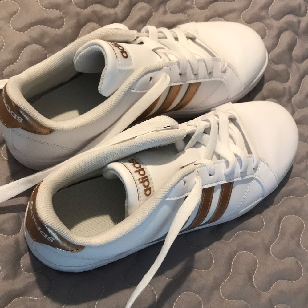 Super comfortable and clean! I love them!